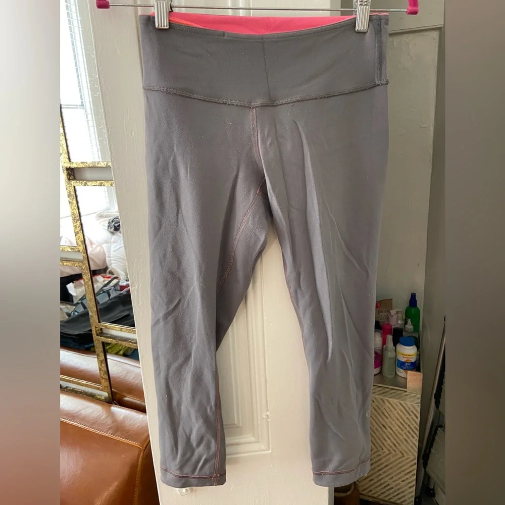 Lululemon reversible leggings - Picture 3 of 4